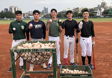 20240105公益捐贈新竹市立成德高中棒球練習球